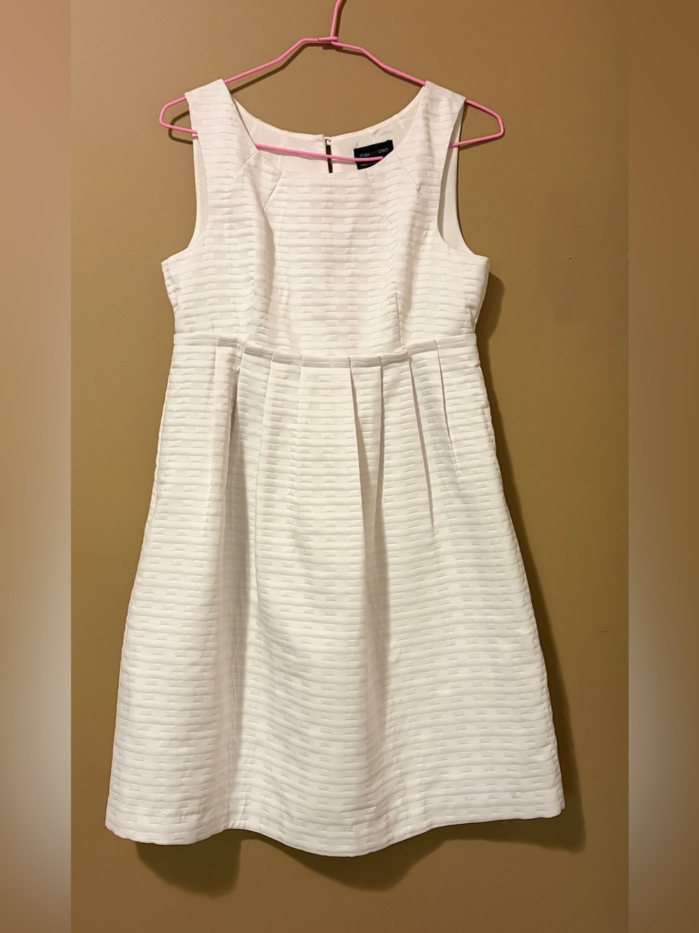 Max and Cleo White Sleeveless Geometric Pleated A-line Cocktail Dress Size 6